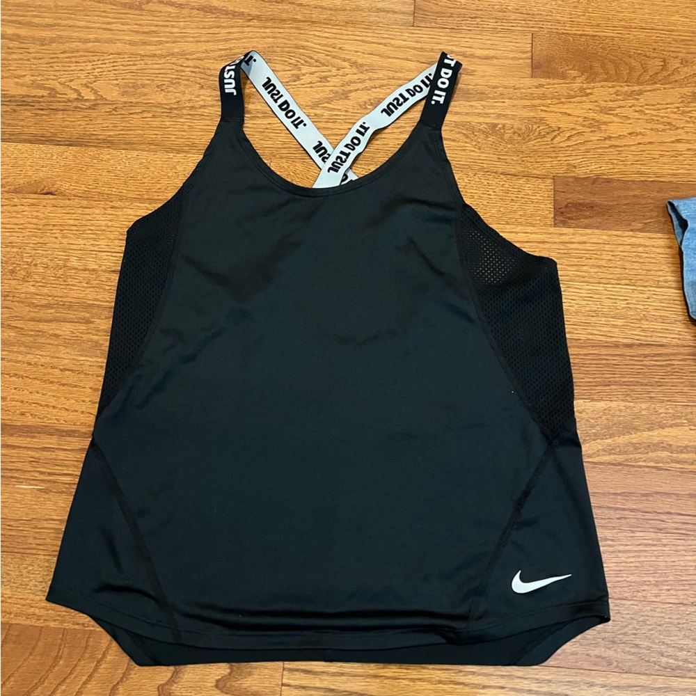 black nike drifit tank top medium